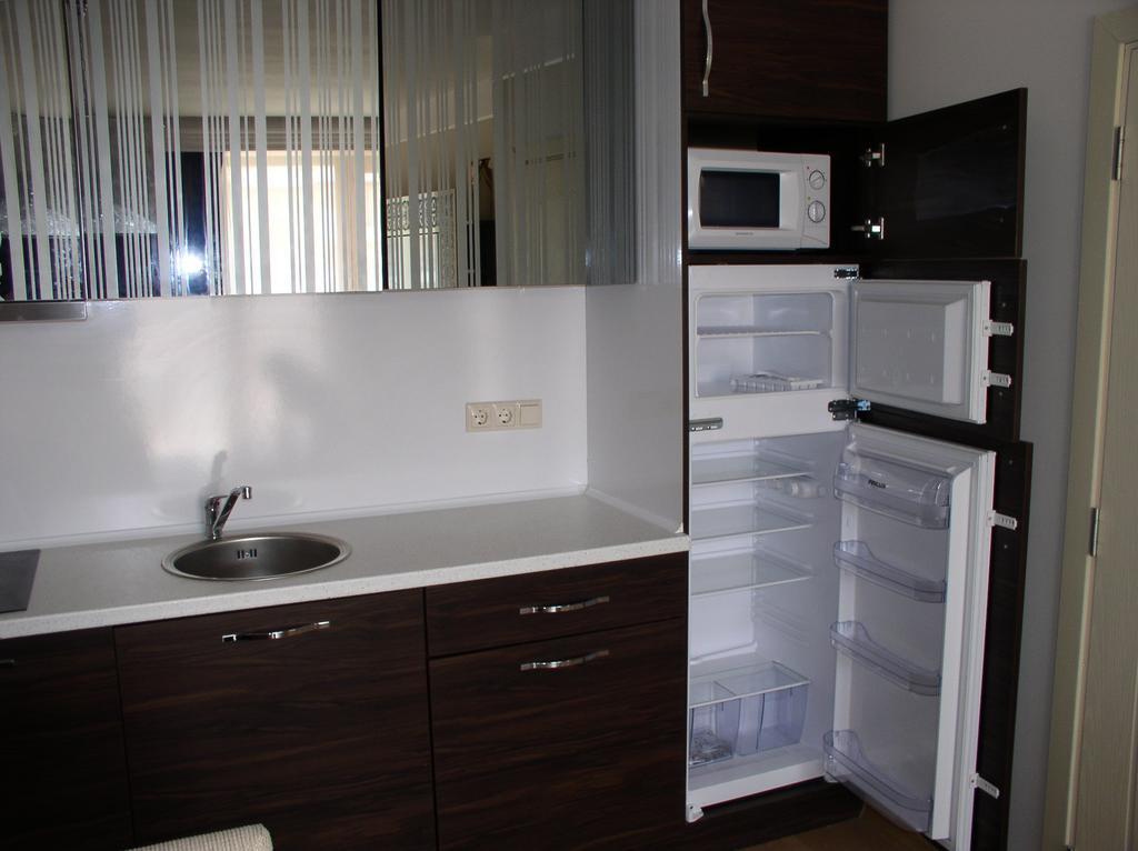 Lvv Palace Apartment Pantai Sunny Luaran gambar