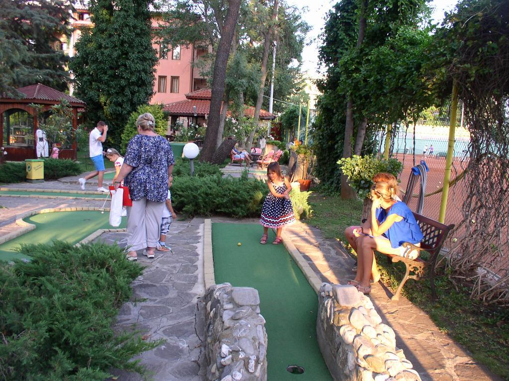 Lvv Palace Apartment Pantai Sunny Luaran gambar